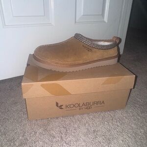 New Chestnut Men’s Koolaburra by UGG Burree Slippers